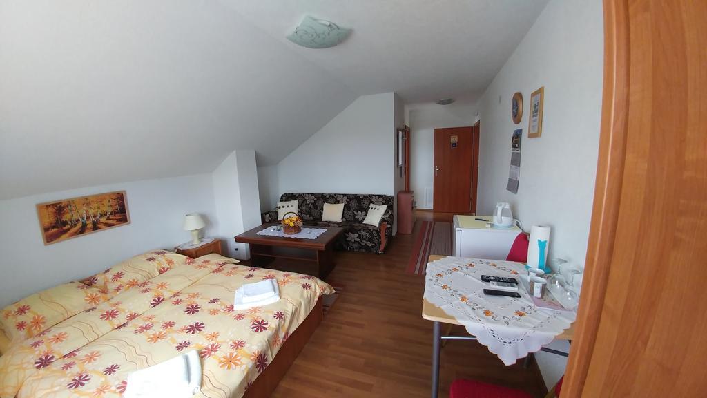 Guest House Mijic Korenica Exteriér fotografie