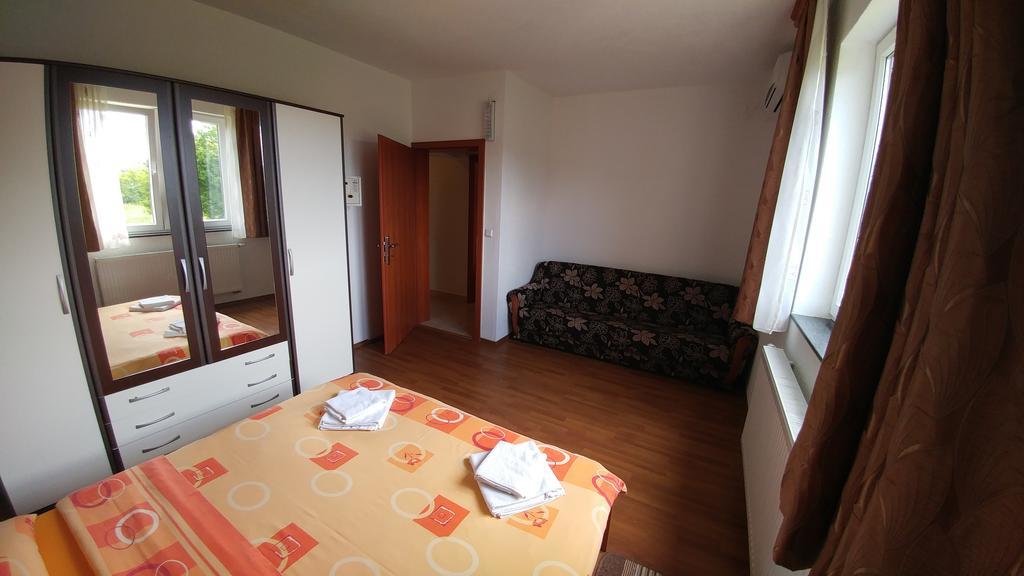 Guest House Mijic Korenica Exteriér fotografie