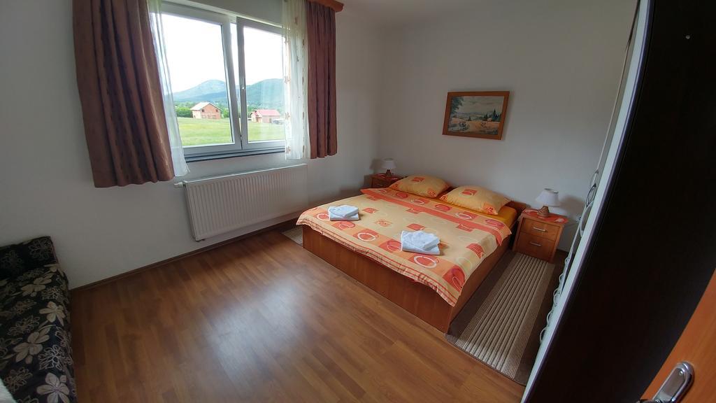 Guest House Mijic Korenica Exteriér fotografie