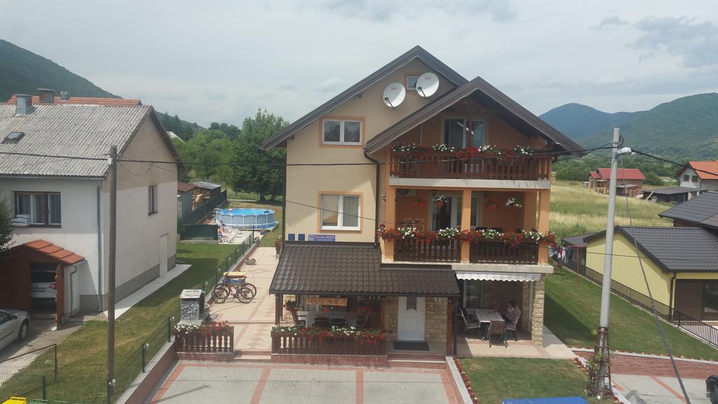 Guest House Mijic Korenica Exteriér fotografie