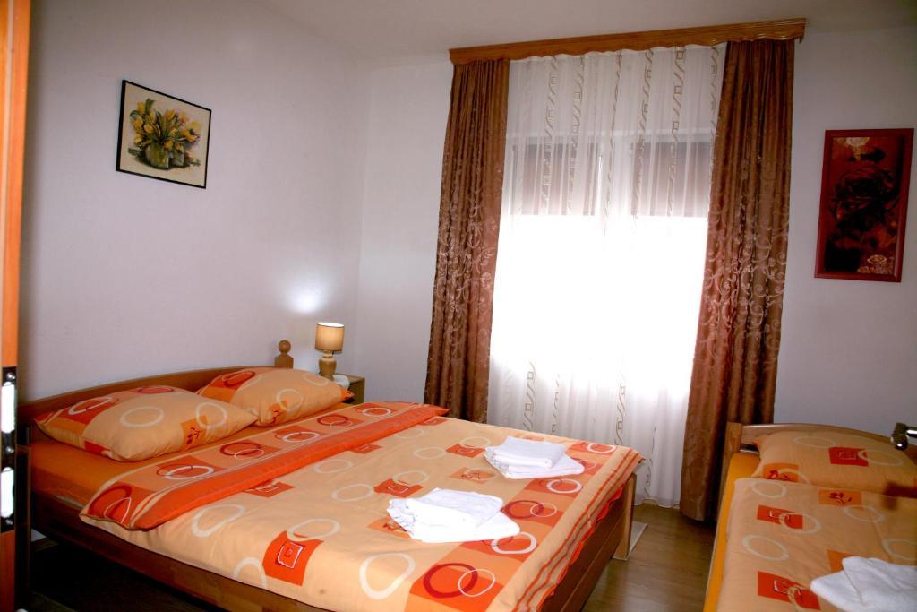 Guest House Mijic Korenica Pokoj fotografie